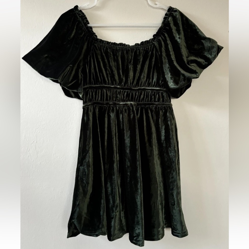 Altar’d State Dress Size Small Green Velvet Holiday Dress Puff Sleeve NEW